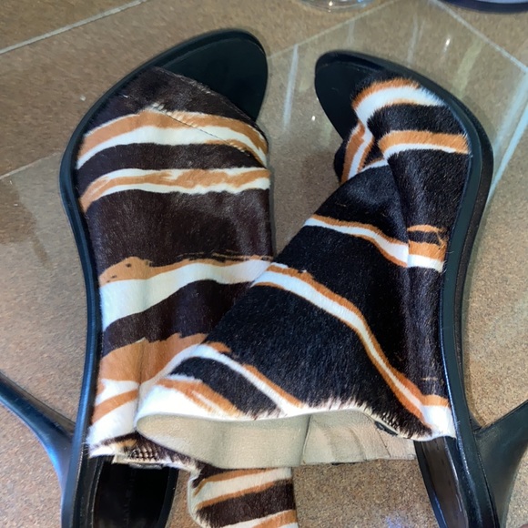 Balenciaga Calf Hair Glove Mules - Picture 16 of 16